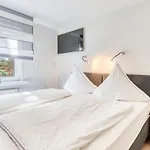Strandfliederhaus Апартаменты *